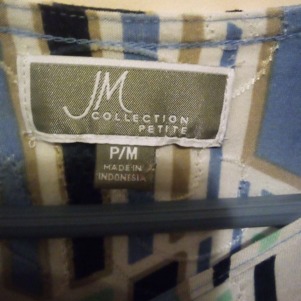 Woman's blouse - Picture 2 of 2